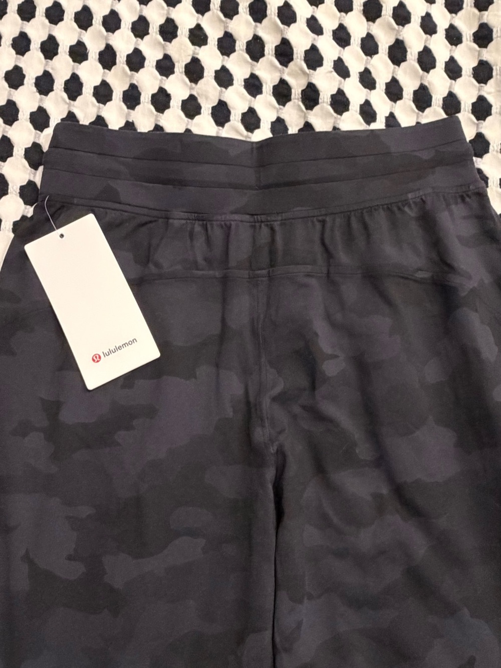 lululemon athletica Women’s Black Bootcut Camo Joggers - Picture 7 of 8
